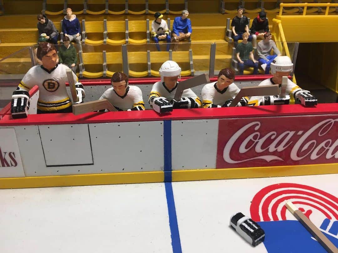 NHLさんのインスタグラム写真 - (NHLInstagram)「This Boston Garden table hockey arena is the best thing you'll see today. 👏  (📷 FB/Trent Buhler)」11月25日 11時05分 - nhl