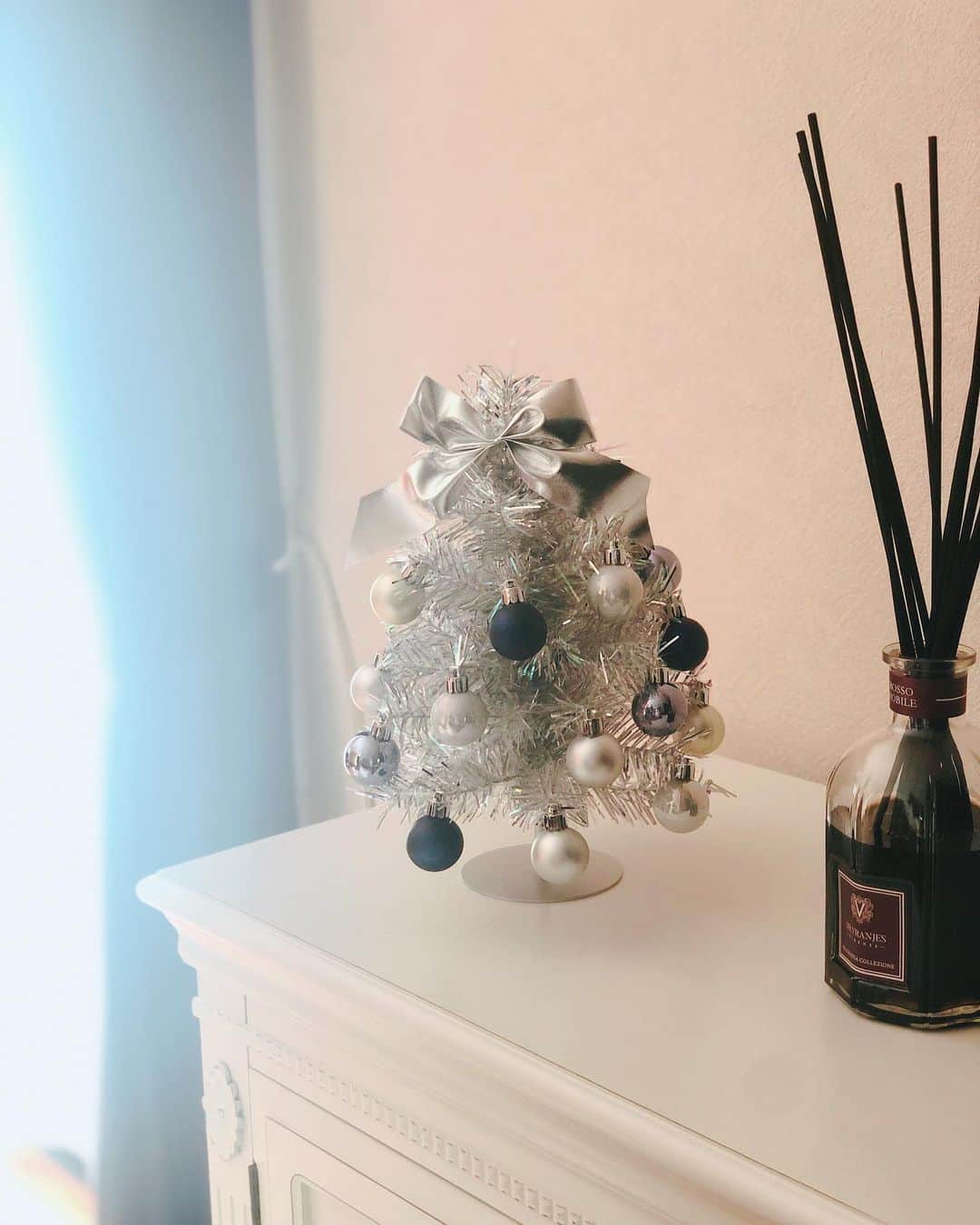 のインスタグラム：「クリスマス気分🎄🎄🎄ミニツリー」