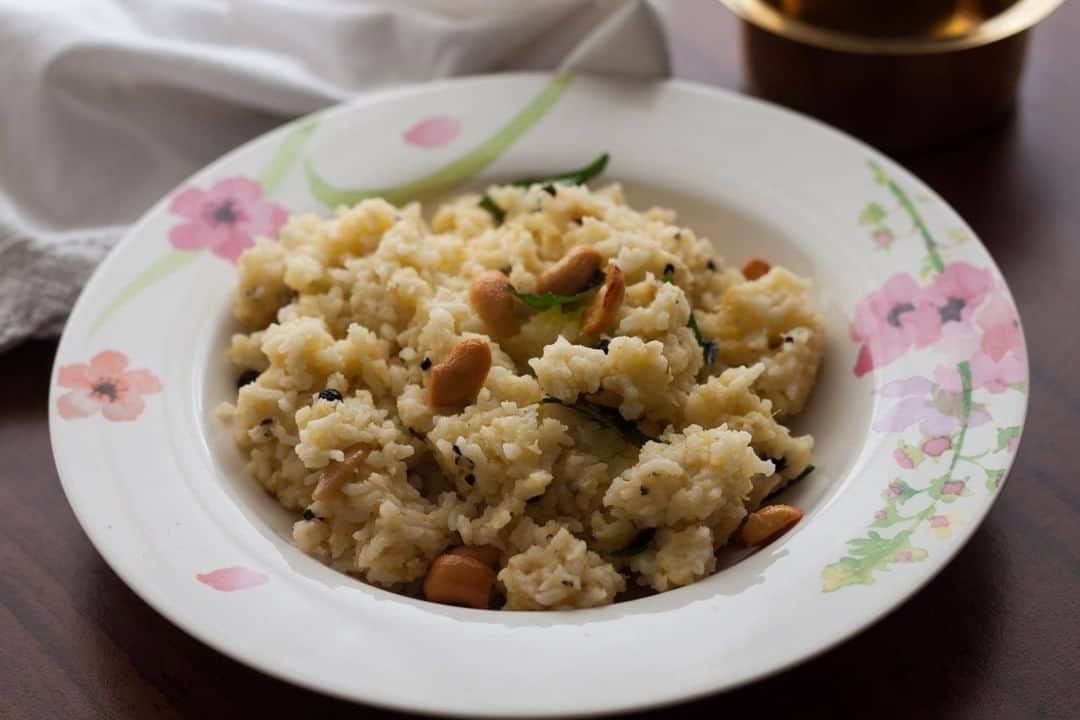 Archana's Kitchenさんのインスタグラム写真 - (Archana's KitchenInstagram)「Ven Pongal, an easy and tasty South Indian breakfast recipe that can be made for your everyday breakfast and served along with Kathirikai Gothsu and fresh filter coffe.  Get the recipe from the smart.bio link in my profile @archanaskitchen . . . . . #recipes #easyrecipes #breakfast #Indianbreakfast #archanaskitchen #healthylifestyle #eating #highprotein #breakfastclub #cheesetoast #cheesechilli #Cheesechillitoast #homemadefood #eatfit #cooking #food #healthyrecipes #foodphotography #recipeoftheday #comfortfood #deliciousfood #delicious #instayum #food」11月25日 11時19分 - archanaskitchen