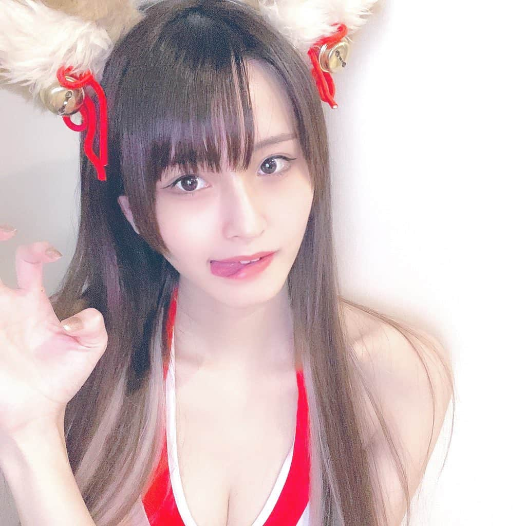 辻りんさんのインスタグラム写真 - (辻りんInstagram)「キツネの水着コスプレやりました🥰♥️ 来年は今年よりいい1年になりますように 祈願👏  #コスプレイヤー #コスプレ #グラビア #グラビアアイドル #アイドル」11月25日 11時20分 - tsujilean