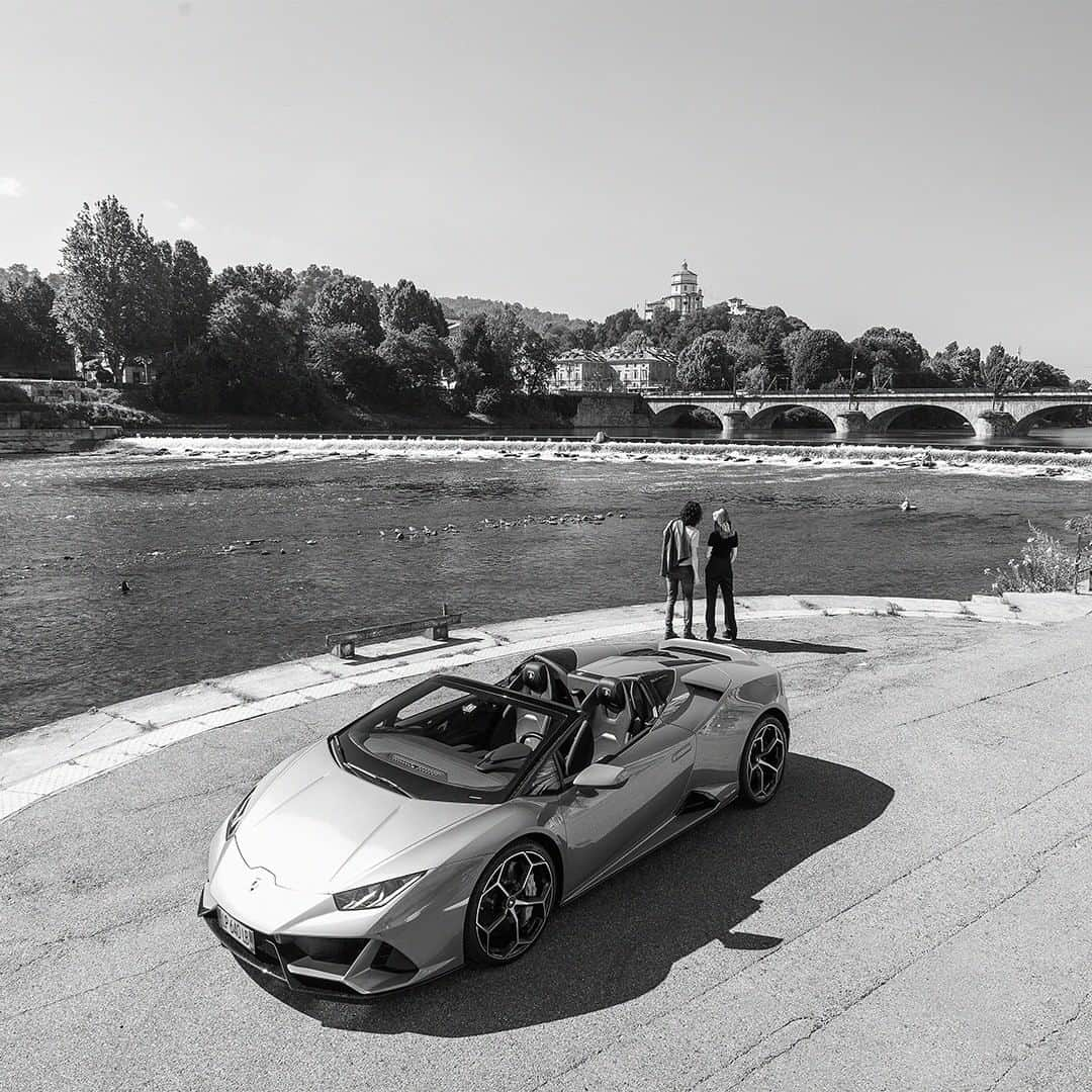 ランボルギーニさんのインスタグラム写真 - (ランボルギーニInstagram)「What’s a story? Sometimes it’s just a wonderful flow of different life fragments. That’s what photographer @chiaramirelli created with our Huracán EVO Spyder in her portrait of Italy's Piedmont region.  #Lamborghini #HuracanEVOSpyder #EveryDayAmplified #WithItalyForItaly #Piemonte」11月11日 2時49分 - lamborghini