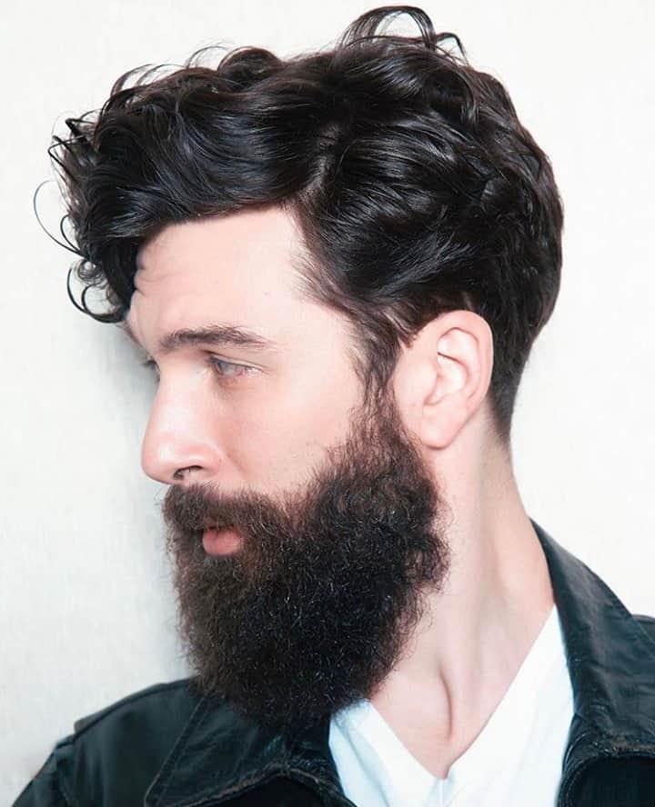 のインスタグラム：「Put your best beard forward for #NoShaveNovember 🧔⁣ ⁣ @davidarnalteam styled with American Crew Classic Firm Hold Styling Gel and finished with American Crew Classic Boost Powder for added height and texture.⁣ ⁣ Find the American Crew products you need to keep your clients looking sharp for the holidays via #LinkInBio⁣ ⁣ #repost #americancrew #cosmoprofbeauty ⁣⁣⁣⁣#licensedtocreate #mensgrooming #malegrooming #menshairstyles #guyshair #gentshair #barbers #barbering #barbernation #bestbarbers #beardstyles #beardedmen #bearding」