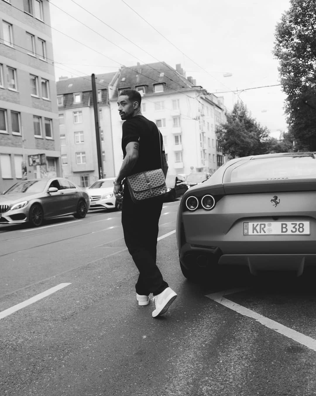カリム・ベララビのインスタグラム：「thoughtful quickly.」