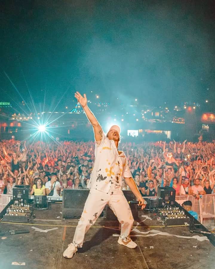 メジャー・レーザーのインスタグラム：「BLESSED EARTHSTRONG @DIPLO.」