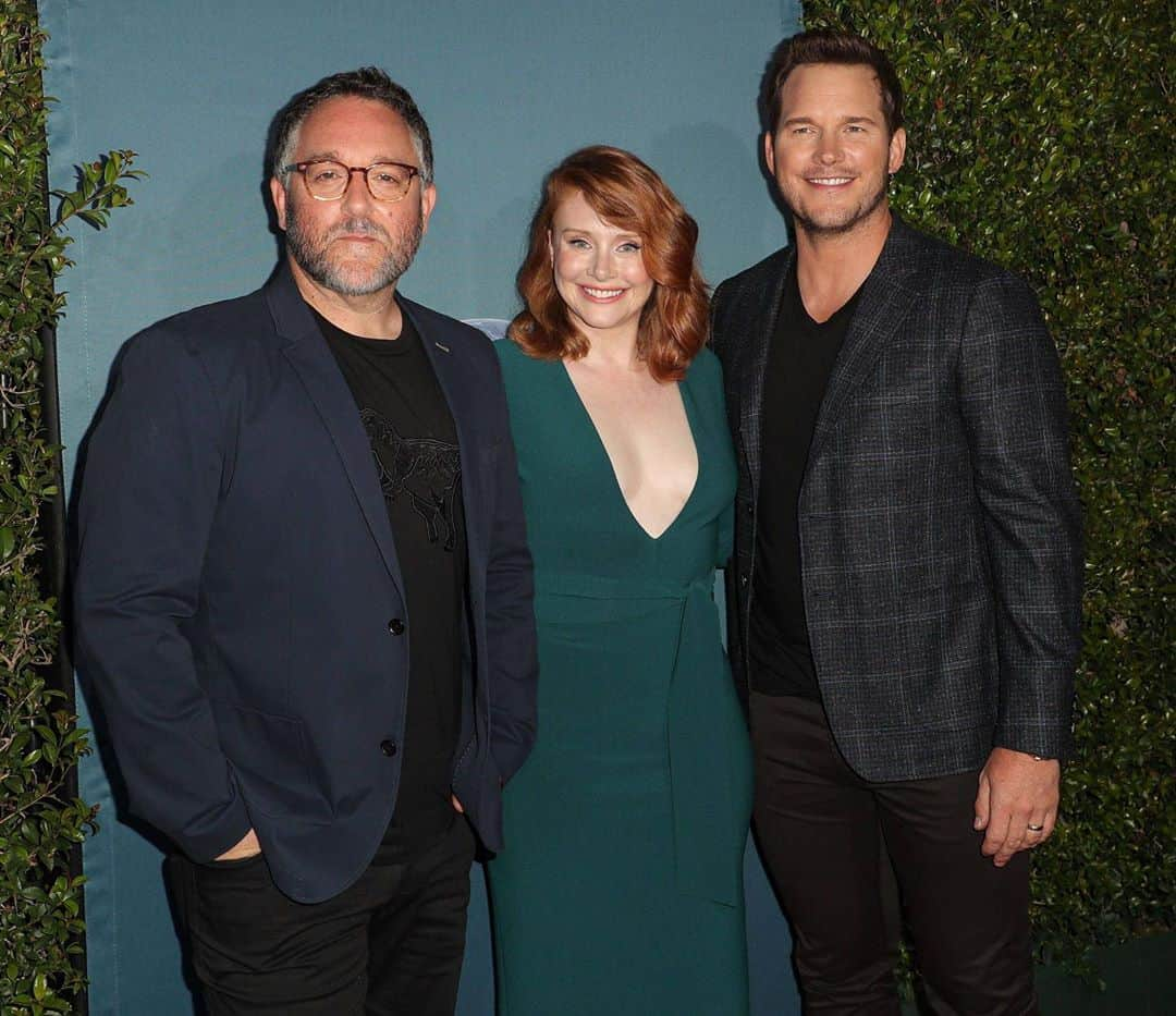 ブライス・ダラス・ハワードさんのインスタグラム写真 - (ブライス・ダラス・ハワードInstagram)「I couldn’t go without inviting my faves Colin Trevorrow and Chris Pratt to the #NineMusesLab — these fellas have been with me since the beginning of this epic #JurassicWorld adventure! As shooting for @jurassicworld came to a close, it meant the world for students and alum to get to meet my buddies 🦖⁣ ⁣ We heard stories of their beginnings in the industry and the ways in which they created opportunities for themselves along the way. While Colin and Chris have taken different paths to ultimately land where they are now, they agreed that making a way in your respective artistic fields is about cultivating and believing in your voice, while unapologetically pursuing your passion. ⁣ ⁣ A running theme of our conversation was about individuality and how we each bring unique perspectives and abilities to every collaboration. If you want to learn about how to frame your “specialty” (a.k.a. what you and your project have to contribute), visit the @ninemusesentertainment page and subscribe to our newsletter!」11月11日 3時32分 - brycedhoward