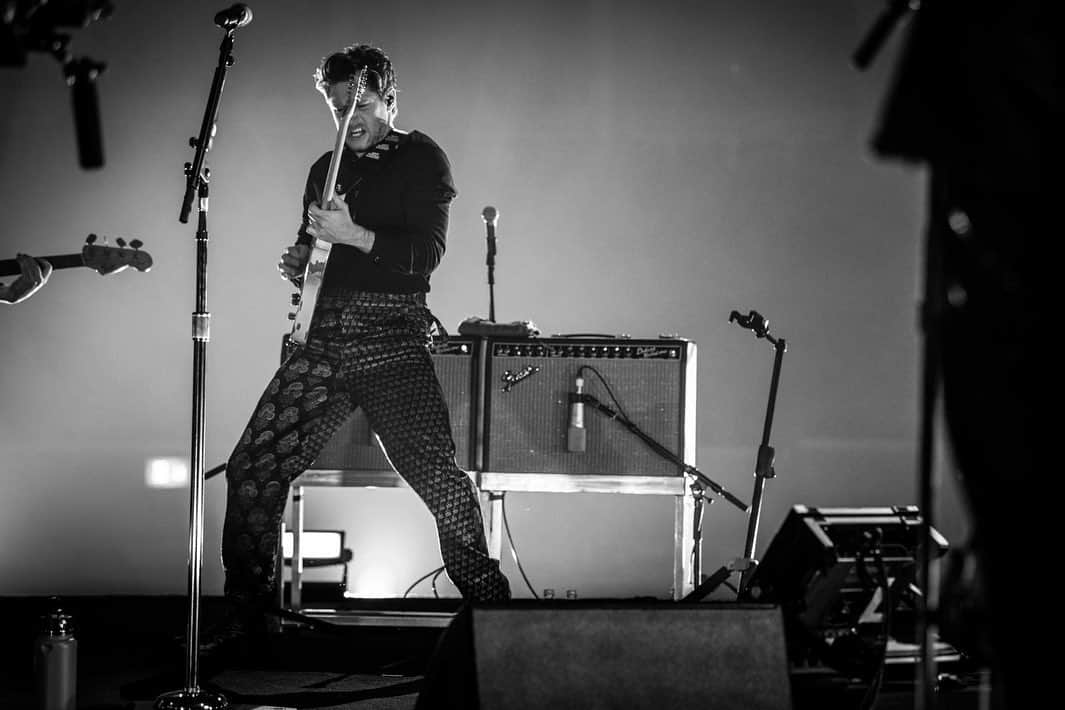 ナイル・ホーランのインスタグラム：「reflecting on what was an amazing night at the Royal Albert Hall」