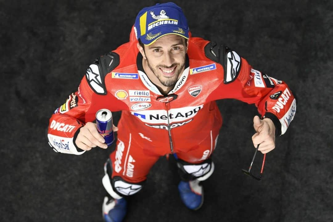 MotoGPさんのインスタグラム写真 - (MotoGPInstagram)「A career in photos 📸 @AndreaDovizioso 🏁 #SwipeLeft ⬅️ for some of the best pics from the Italian rider 🇮🇹 #GrazieDovi #MotoGP」11月11日 4時00分 - motogp