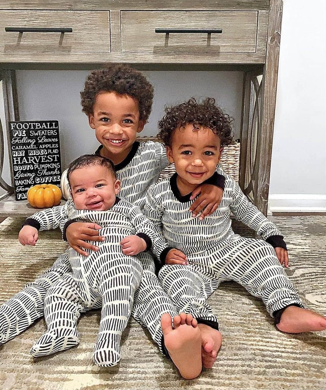 T.J.マックスのインスタグラム：「Matching PJ sets for the win 🙌 (📷: @raylabae)」