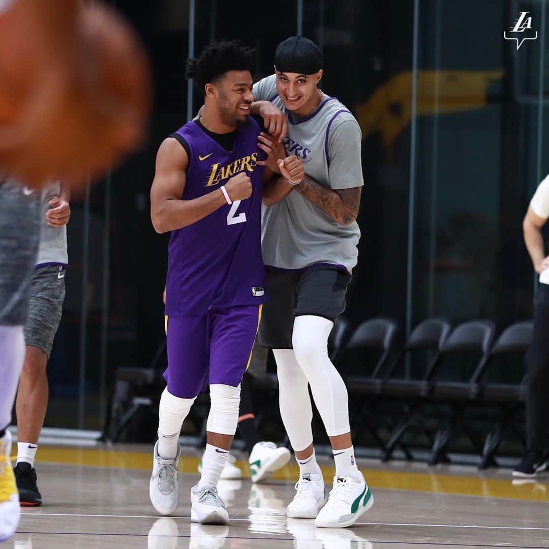 Los Angeles Lakersさんのインスタグラム写真 - (Los Angeles LakersInstagram)「Championship chemistry 💛 #LakeShow」11月11日 4時01分 - lakers