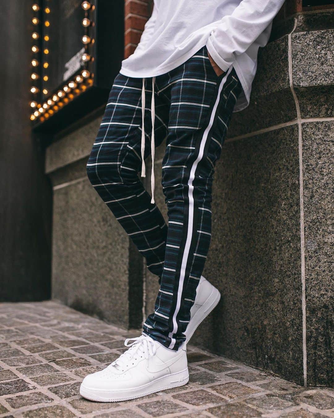 Men Withのインスタグラム：「#ad @christosnewyork  The Dinero Plaid Pant - B/W from @christosnewyork is so clean! 🔥  www.christosnewyork.com」