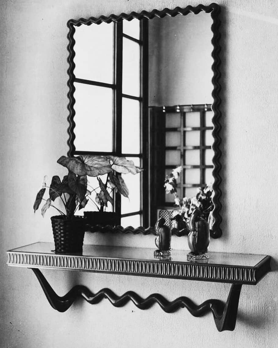 Meganさんのインスタグラム写真 - (MeganInstagram)「Osvaldo Borsani c.1941 via 〰 @pjohnsonfemme ☁️ . . . . #mirrors #interiordesign #osvaldoborsani」11月10日 19時11分 - zanzan_domus