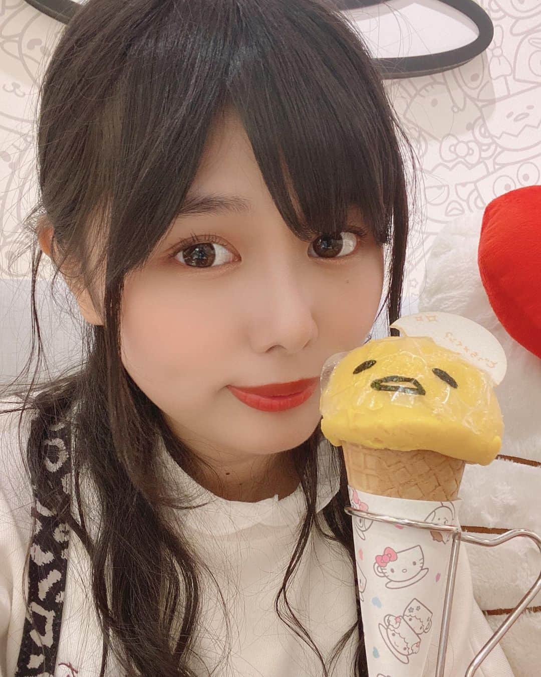 蒼山みことのインスタグラム：「大好きなぐでたまさん🐣  もはや、ぐでたまになりたい😳   #newpost #photo #photography #池袋 #サンリオ #サンリオカフェ #ぐでたま #アイスクリーム #セルフィー #セルフィー女子 #自撮り #自撮り女子 #selfie #黒髪 #ミスid #ミスid2021 #タレント #グラビア #インスタグラビア #いいね #いいね返し #いいね返しは絶対 #lfl #l4l #likeforlikes #like4likes #instaphoto #instagood #follow #followｍe」
