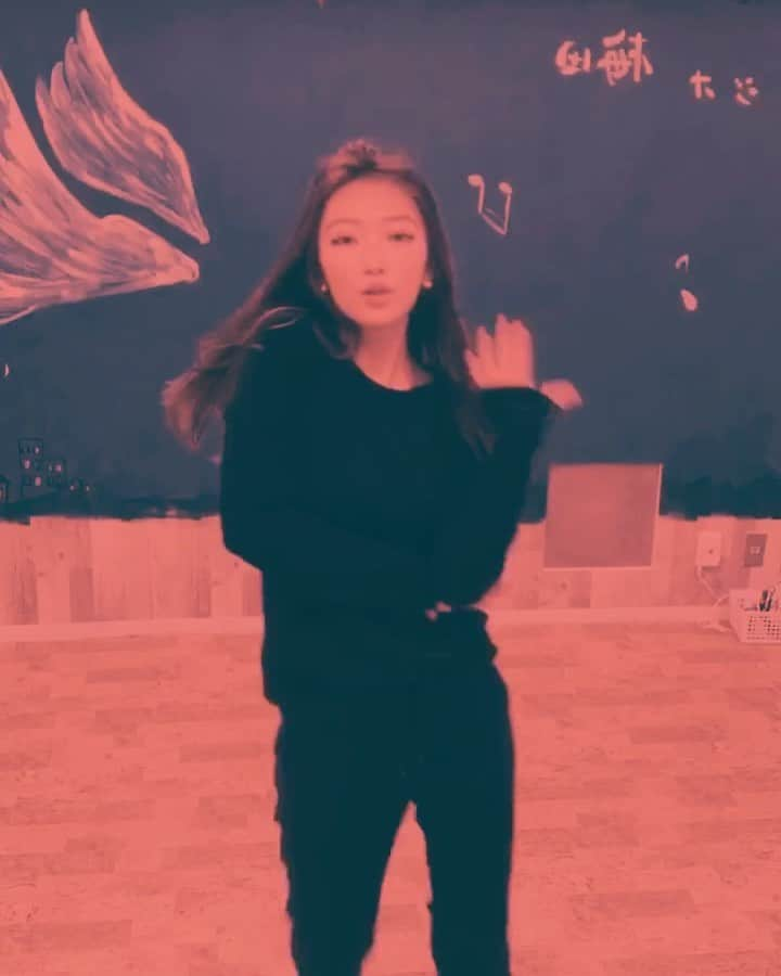 黒田絢子のインスタグラム：「🖤💗  #blackpink #howyoulikethat  #tiktok #黒田絢子」