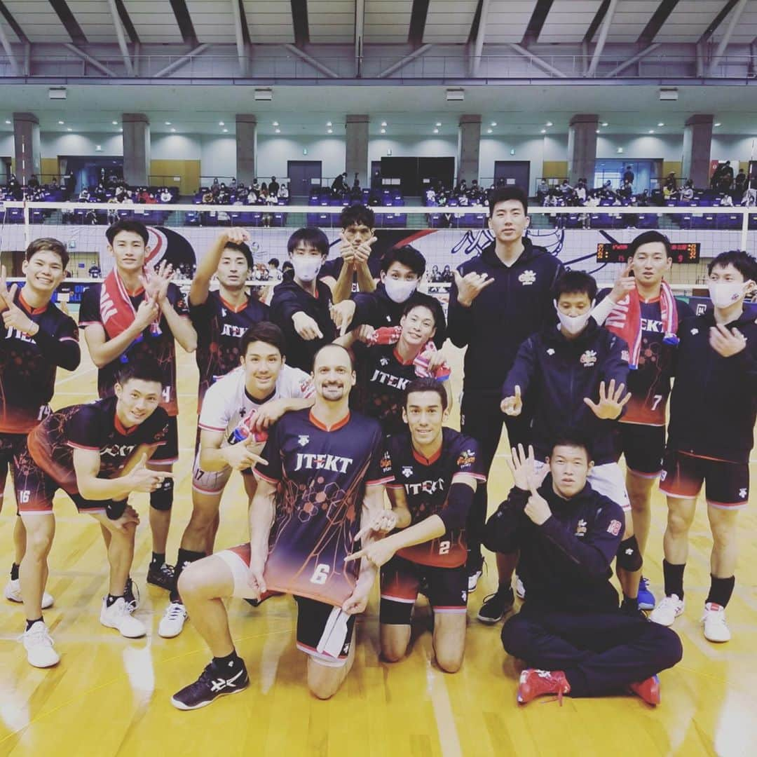 藤中優斗 さんのインスタグラム写真 - (藤中優斗 Instagram)「#5勝目 #6勝目 #vリーグ #jtektstings」11月10日 19時23分 - yu__to__01