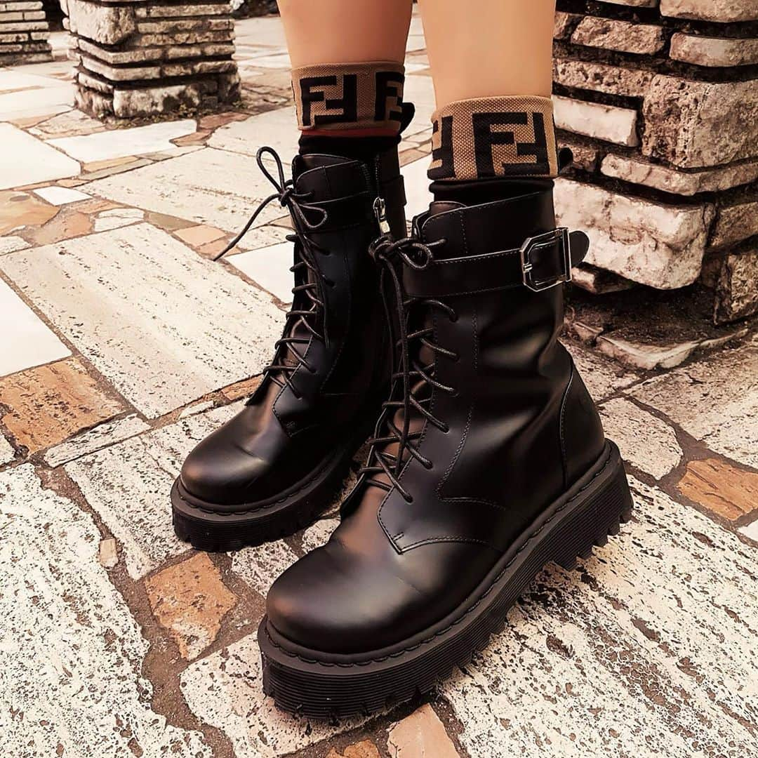 GENKINGさんのインスタグラム写真 - (GENKINGInstagram)「Combat boots from @vhnynewyork  . . . #vhnynewyork #vhny #combatboots #boots #kotd #shoes #shoestagram」11月10日 19時37分 - _genking_