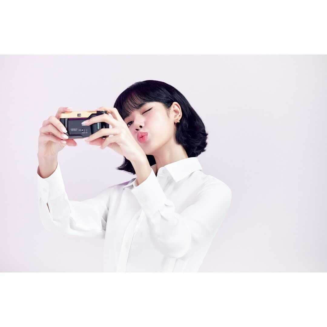 美的 Biteki's official Instagram! さんのインスタグラム写真 - (美的 Biteki's official Instagram! Instagram)「BLACKPINKのLISAがアンバサダー❗️M･A･Cのグロープレイシリーズから、保湿とツヤがかなうリップバームが11月20日に登場💄まるで何もつけていないような軽い使い心地でほどよい発色が、オンライン会議やマスク時にぴったり。LISAのようなぷっくり唇になれる塗り方もご紹介💋﻿ ﻿ 💄M･A･Cグロー プレイ リップ バーム 全6色　￥3,000＋税﻿ 【2枚目上から】﻿ ①ヘイロー アット ミー（アンシェードパール）﻿ ②スウィート トリート（ヌードピンク）﻿ ③ザット ティックルズ！（ディープヌード）﻿ ④ルージュ アウェイクニング（ブライトレッド）﻿ ⑤フローラル コーラル（ベリーピンク）﻿ ⑥グレープリー アドマイアード（バイオレット）﻿ ﻿ おすすめなのは💕﻿ ①カラーレスでパールのツヤのみプラスできるので、マスクにリップはつきたくないけど素は･･･という方におすすめ！リップクリーム感覚で使えます。﻿ ﻿ ④LISAさんカラー。誰でも似合うレッドは、軽いテクスチャーで頑張った感がないので日常に合わせてつけられます。﻿ ﻿ ⑤男女ともに愛されリップ！ベリーピンクがちょうどよいコンサバ感と甘さの口元に。﻿ ﻿ 【塗り方💋】﻿ 内側からつけるのがおすすめ！唇の真ん中をぷっくりさせることで、LISAさんみたいなかわいい口元に。﻿ ﻿ #MAC  #macリップ  #blackpink #blackpinklisa  #lisablackpink #lisa #リップメイク  #リップ  #美的  #bitekicom」11月10日 19時41分 - bitekicom