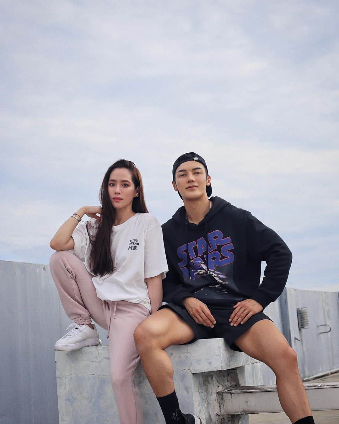 アリッサのインスタグラム：「bonnie & clyde (wannabes; mismatched) x」