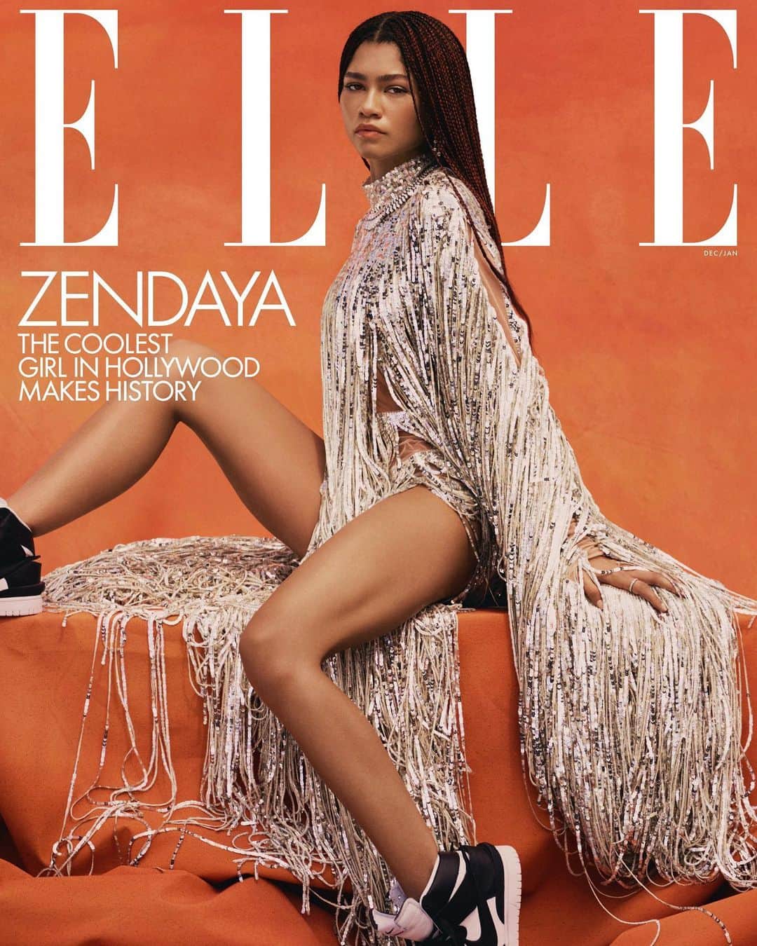 ニーナ・ガルシアのインスタグラム：「Zendaya is the coolest girl in Hollywood, no question. For Elle’s December/ January issue @zendaya sat down (over zoom) with her co-star in @dunemovie Timothée Chalamet. Zendaya and @tchalamet discuss what it was like for Zendaya to win the Emmy this year for her outstanding performance in @euphoria, what it’s been like filming in quarantine and where she is finding joy and hope in this current moment. As Zendaya said in her Emmy acceptance speech and to Timothée over zoom, “There is hope in young people”, and after this last weekend, those words ring truer than ever. Link in bio for the full story.     ELLE @elleusa  Talent: Zendaya @Zendaya  Photographer: Micaiah Carter @micaiahcarter  Creative Director: Stephen Gan   Stylist: Law Roach @luxurylaw  Hair: Kim Kimble @kimblehaircare  Makeup: Sheika Daley @officialsheiks  In conversation with: Timothée Chalamet @tchalamet」