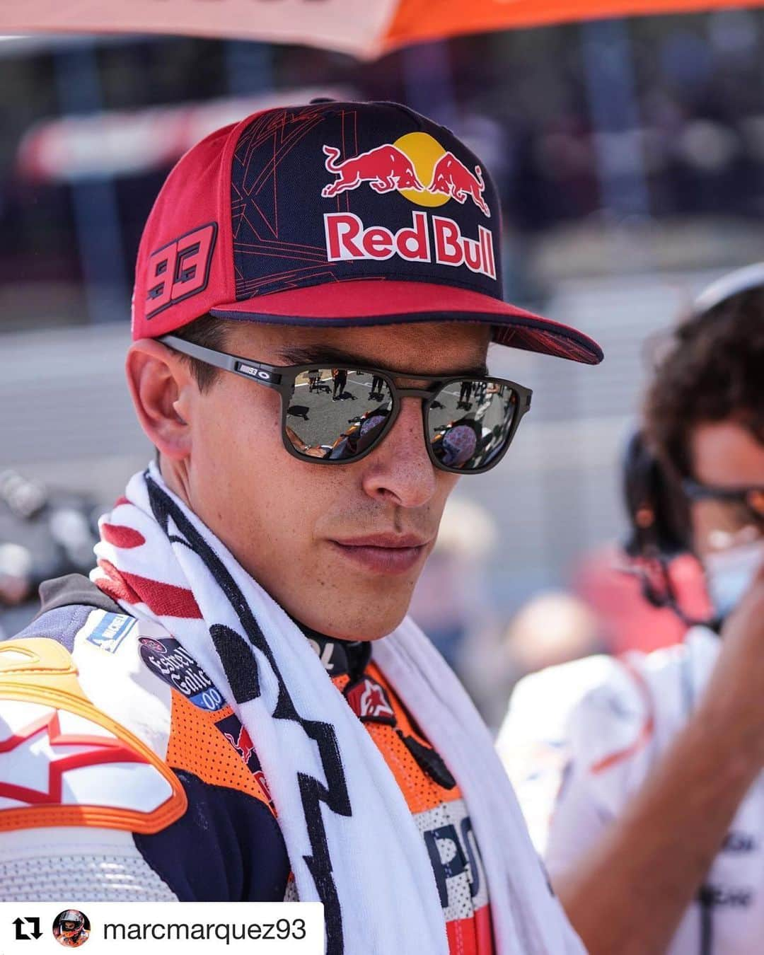 レプソル・ホンダさんのインスタグラム写真 - (レプソル・ホンダInstagram)「#Repost @marcmarquez93 ・・・ Finalmente esta temporada no volveré a competir. Tras evaluar cómo está el brazo junto con los Doctores y mi equipo, hemos decidido que la mejor opción es volver el próximo año. Ahora toca seguir con el proceso de recuperación. Gracias a tod@s por los mensajes de apoyo que sigo recibiendo. Con muchas ganas de volver en 2021!! Finally this season I will not compete again. After evaluating how the arm is doing together with the Doctors and my team, we have decided that the best option is to return next year. Now it's time to continue with the recovery process. Thanks to everyone for the messages of support. Looking forward to returning in 2021!!」11月10日 20時03分 - hrc_motogp