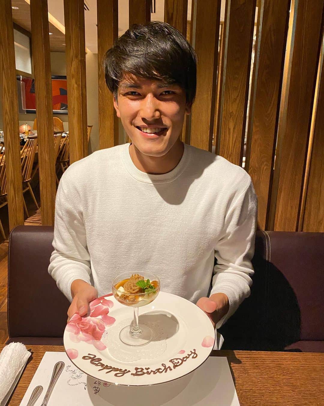 のインスタグラム：「23歳になりました。 より一層責任を持って頑張ります！！」