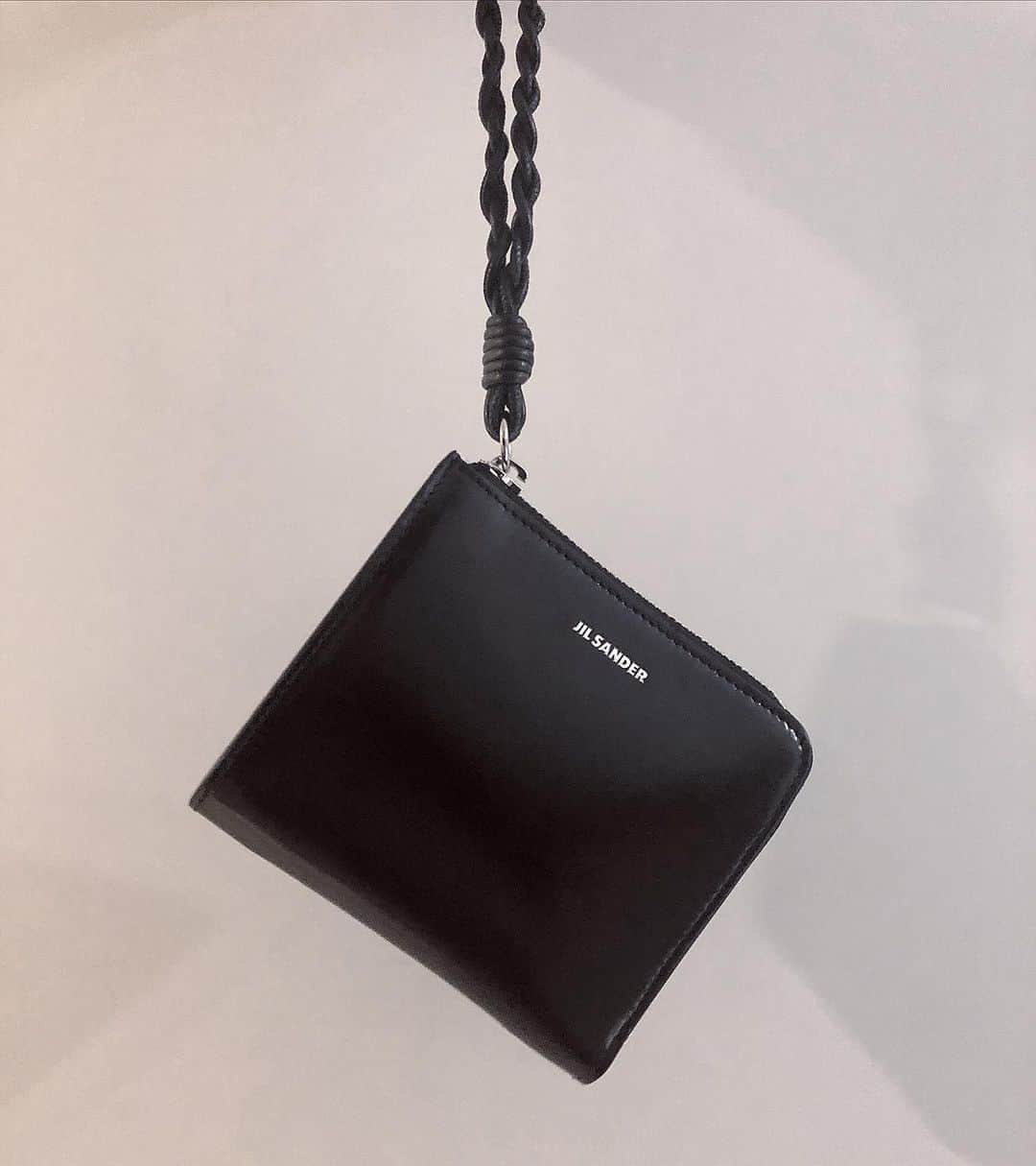 我妻佑磨のインスタグラム：「🆕財布 #jilsander」