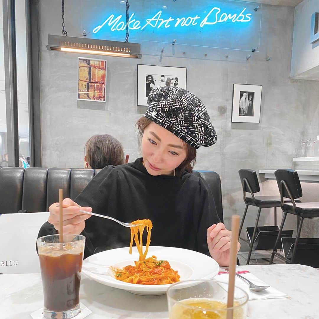 木本泉さんのインスタグラム写真 - (木本泉Instagram)「-﻿ 数週間前にも、ここで同じものを食べて写真撮ったよね？笑、、、🍝﻿ ﻿」11月10日 20時24分 - izumikimoto