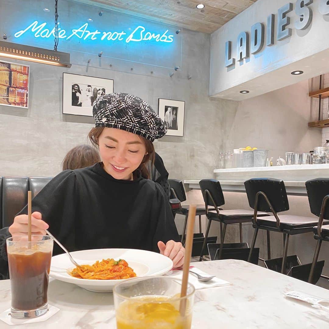 木本泉さんのインスタグラム写真 - (木本泉Instagram)「-﻿ 数週間前にも、ここで同じものを食べて写真撮ったよね？笑、、、🍝﻿ ﻿」11月10日 20時24分 - izumikimoto