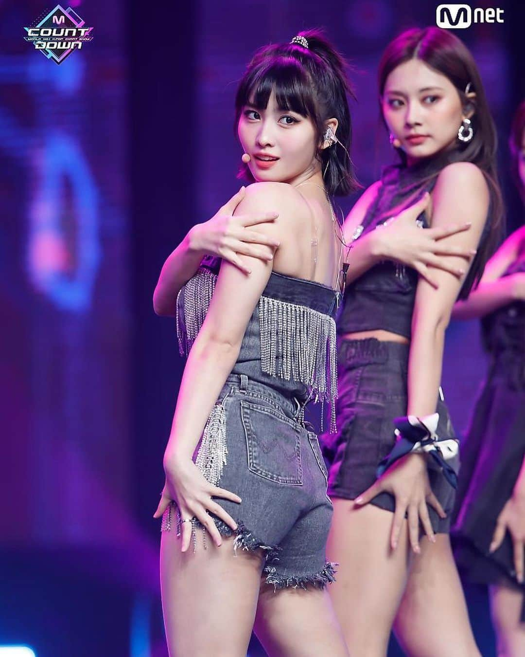 モモさんのインスタグラム写真 - (モモInstagram)「♡ [Official] 201105 - TWICE on M! Countdown    -  #MOMO #트와이스 #모모 #平井もも #もも #TWICE © mnet」11月10日 20時26分 - momojype