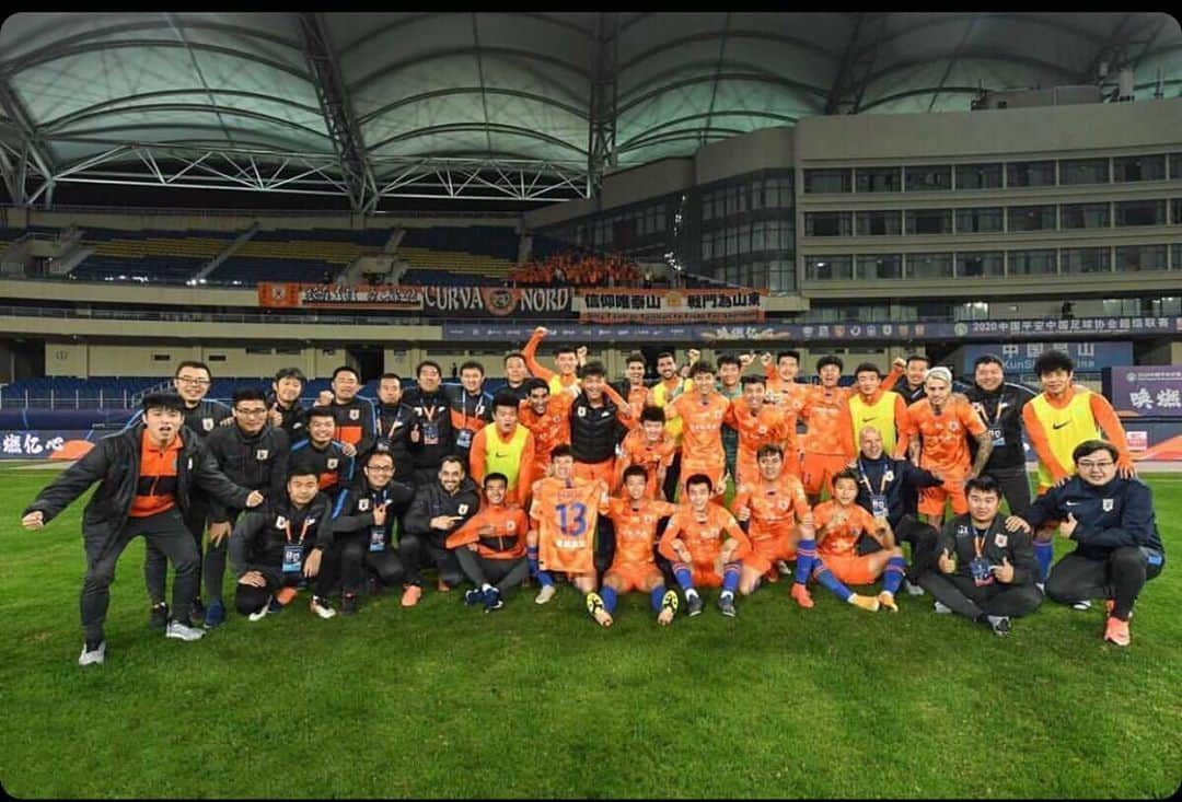 マルアン・フェライニさんのインスタグラム写真 - (マルアン・フェライニInstagram)「Top win ⚽️⚽️⚽️ let’s focus on the cup @lunengtaishan」11月10日 20時28分 - fellaini