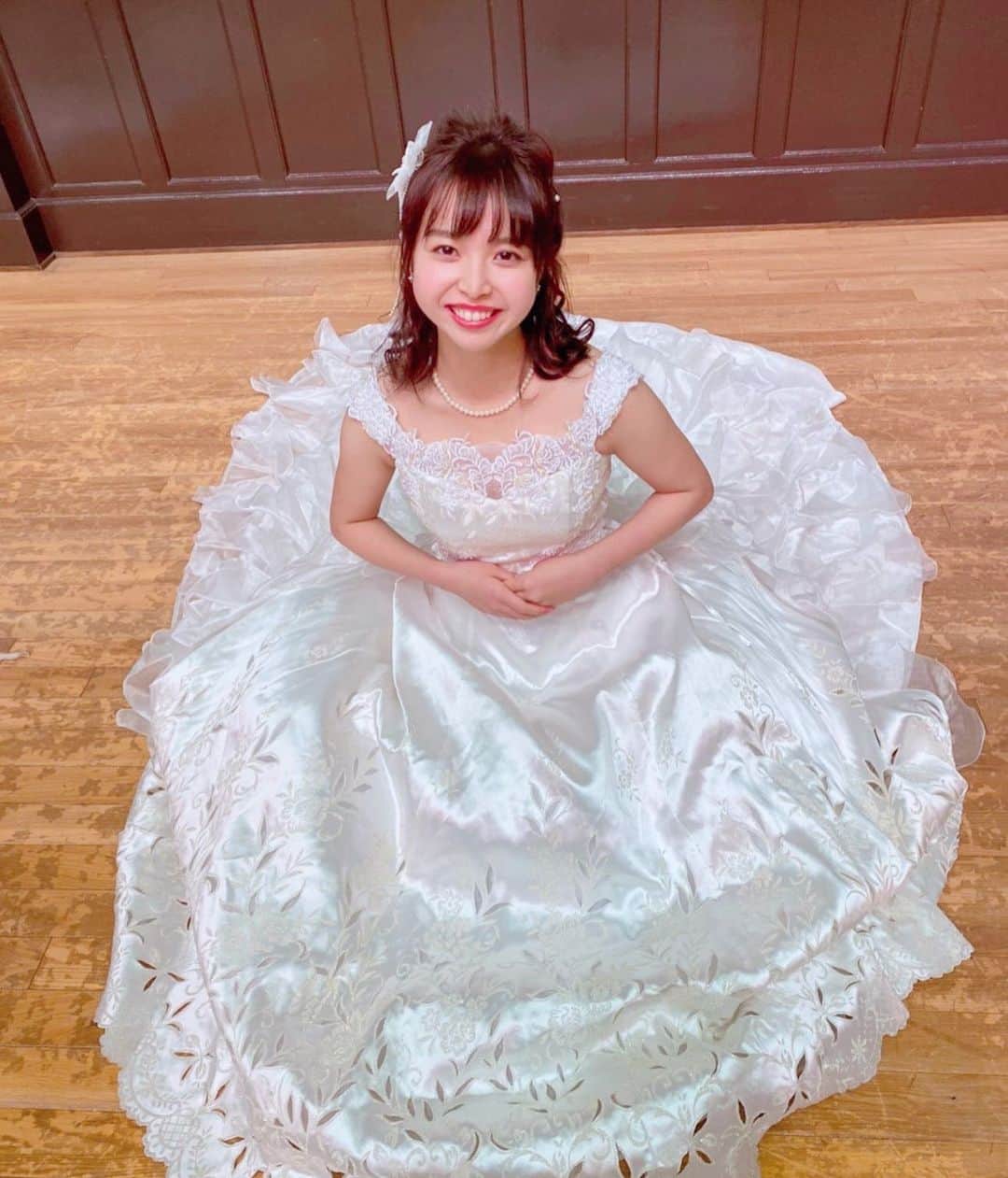 柴真緒のインスタグラム：「🍀 水コンが無事終了しました。 約4ヶ月間、皆さん応援本当にありがとうございました！ 皆さんの温かい存在なしでは、ここまで自分らしく一貫した活動ができなかったと思います。 結果として恩返しすることができず残念な気持ちはありますが、水コンと向き合い、伝えたかったメッセージが伝わったと感じているのでやり切ったという気持ちでいっぱいです。 悔いを残すことなく活動ができて、皆さんからたくさんの素敵なメッセージをいただけて幸せです。 これからも理想の自分を目指して精進して参ります。 これまでたくさんの応援本当にありがとうございました！ ぜひ来年度の水コン、徽音祭もよろしくお願いします！  水コンエントリーNo.3  柴 真緒」