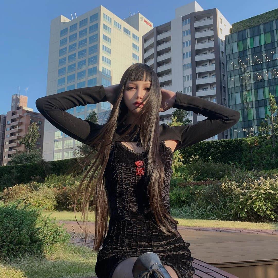 chiiiiiのインスタグラム：「🌇✴︎ 地毛は茶色めです」