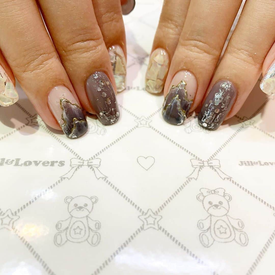 mamijinguのインスタグラム：「🖤  #jillandlovers #nail #nailart #paragel #gelneil#gel #ネイル #ネイルアート #me #look #love #かわいい」