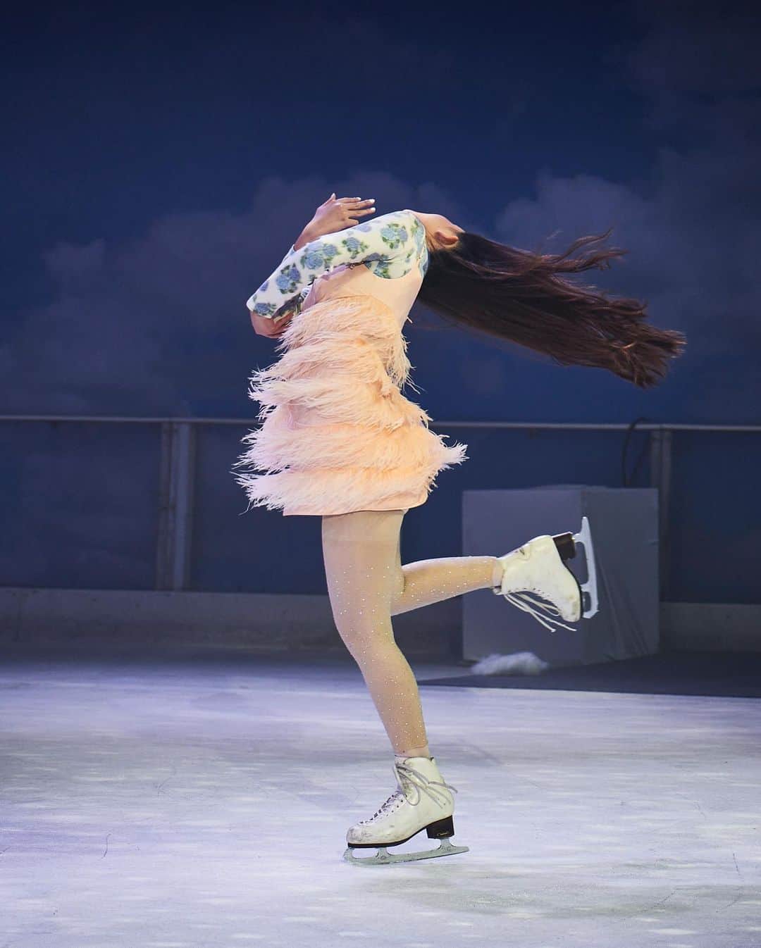 Sretsisさんのインスタグラム写真 - (SretsisInstagram)「Light as a feather. Figure skaters presenting the #SretsisFW20 key looks. Discover #FW20TheDreamers now via link in bio and at all Sretsis Boutiques.」11月10日 20時44分 - sretsisofficial