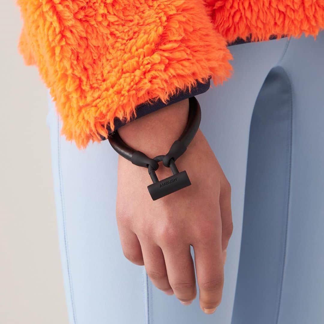AMBUSHさんのインスタグラム写真 - (AMBUSHInstagram)「#AMBUSH AW2020 COLLECTION BIKE LOCK LEATHER BRACELET. Classic bicycle lock reimagined by AMBUSH® as a leather bracelet handcrafted by artisans. Now avail at our WEBSHOP and WORKSHOP」11月10日 20時46分 - ambush_official