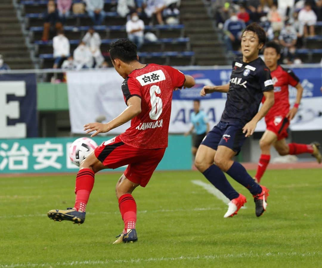 ROASSO KUMAMOTOさんのインスタグラム写真 - (ROASSO KUMAMOTOInstagram)「⚽️ ／ 11.7.SAT.第26節 VS 鹿児島ユナイテッドFC フォトレポートPart③⚽️ ＼ #広報カメラ で撮影したフォトレポートをお届けします📸 -----﻿ NEXT GAME﻿ 🗓 11月14日.SAT ⏰ 14:00 KICK OFF﻿ 🆚 藤枝MYFC 🏟 えがお健康スタジアム 📺 DAZN / NHK熊本 -----﻿ #ロアッソ熊本 ﻿ #2020シーズン ﻿ #繋続 #TSUNAGI﻿ #つなぎ  #2020の主役は誰だ  #河原創 #岡本知剛 #髙橋利樹 #黒木晃平 #roasso﻿ #熊本﻿ #Jリーグ﻿ #jleague﻿ #サッカー﻿ #ゴール ﻿ #えがお健康スタジアム﻿ #感謝﻿ #いまできること﻿ #がんばろう日本﻿ #みんなで乗り越えよう ﻿ #jリーグにできること」11月10日 20時54分 - roassokumamoto_official