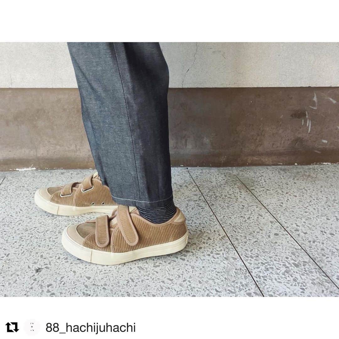のインスタグラム：「#Repost @88_hachijuhachi with @get_repost ・・・ .﻿ ﻿ 《RFW》﻿ ﻿ ﻿ SANDWICH-LO STRAP CORD﻿ アッパーにコーデュロイ素材を使用。﻿ 柔らかく温かみのある風合いと凸凹感のある生地の立体感が◎﻿ ﻿ ﻿ ﻿ #rfwtokyo﻿ #アールエフダブリュー﻿ #八十八丸亀﻿ #香川﻿ #丸亀﻿ #エイティエイト﻿ #愛媛﻿ #新居浜」