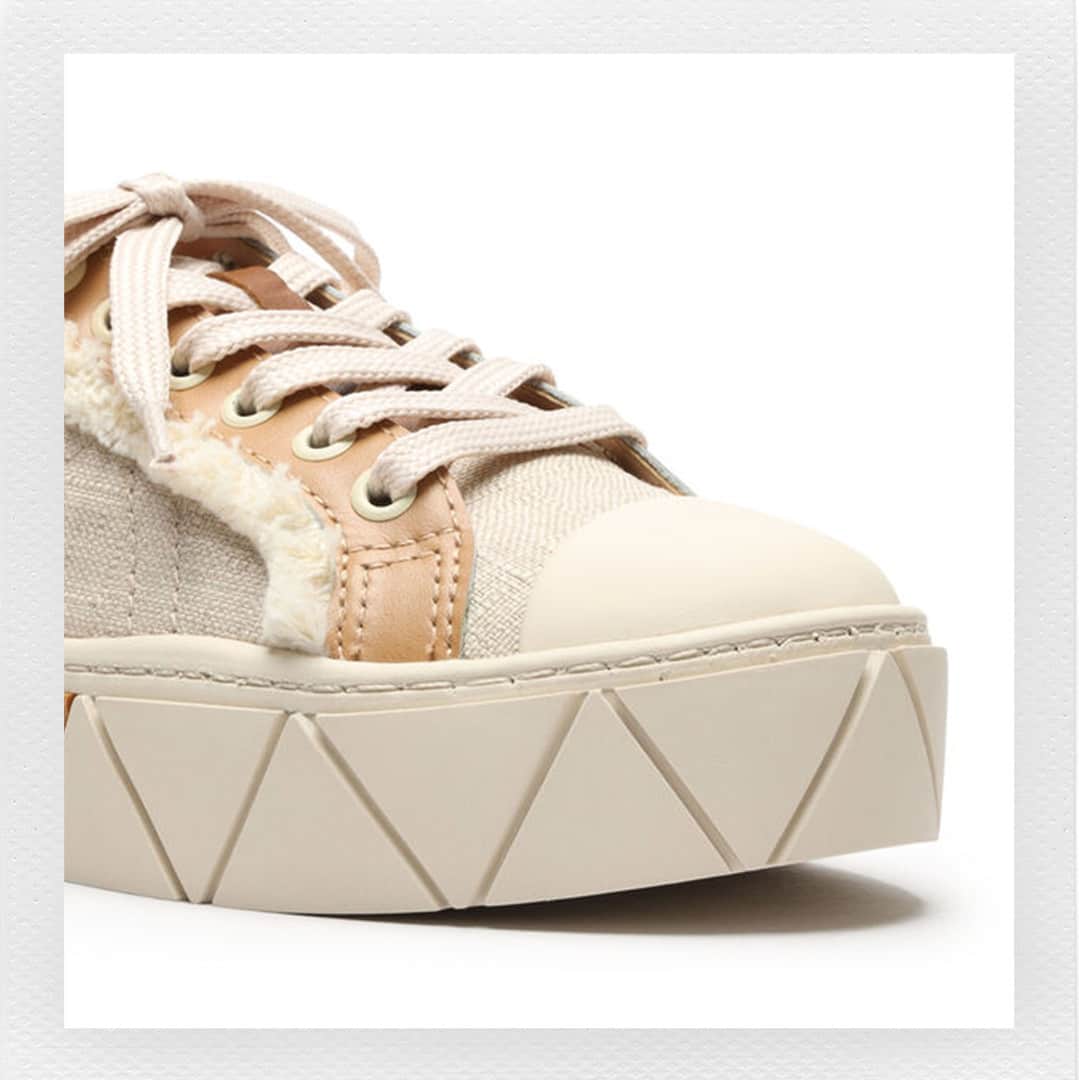 Schutzのインスタグラム：「DETAILS WE LOVE ❤️ #schutzurban #schutzsneakers」