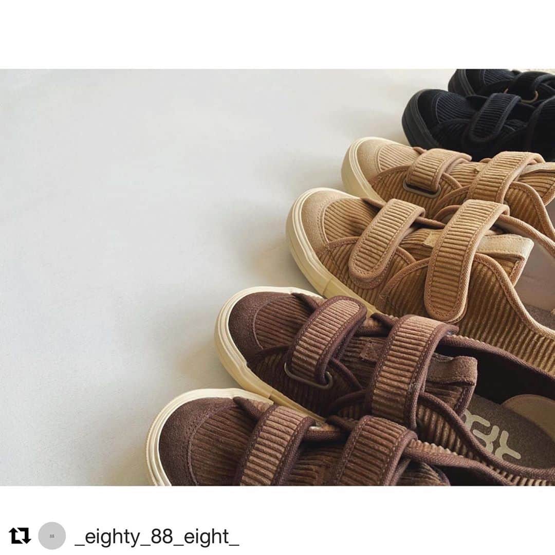 のインスタグラム：「#Repost @_eighty_88_eight_ with @get_repost ・・・ .﻿ ﻿ 《RFW》﻿ ﻿ ﻿ SANDWICH-LO STRAP CORD﻿ アッパーにコーデュロイ素材を使用。﻿ 柔らかく温かみのある風合いと凸凹感のある生地の立体感が◎﻿ ﻿ ﻿ ﻿ #rfwtokyo﻿ #アールエフダブリュー﻿ #八十八丸亀﻿ #香川﻿ #丸亀﻿ #エイティエイト﻿ #愛媛﻿ #新居浜」