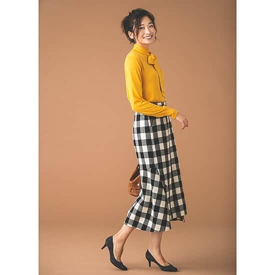 佐藤飛鳥のインスタグラム：「このチェックのスカートすごく可愛くてすごく欲しい...🤤🤍 似合ってるかなー、買おうかなー🥺❤️」
