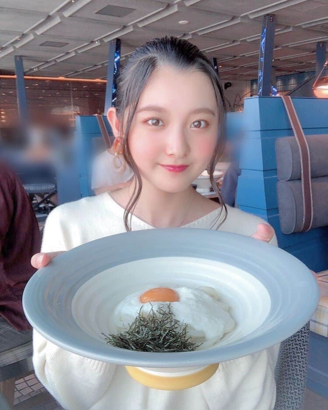 悠花さんのインスタグラム写真 - (悠花Instagram)「この前、初めて #つるとんたん に行った時の🍴✨ ・ ホントにお皿大きかった、、、そして美味しかった🤤💓」11月10日 21時16分 - haruka_217_