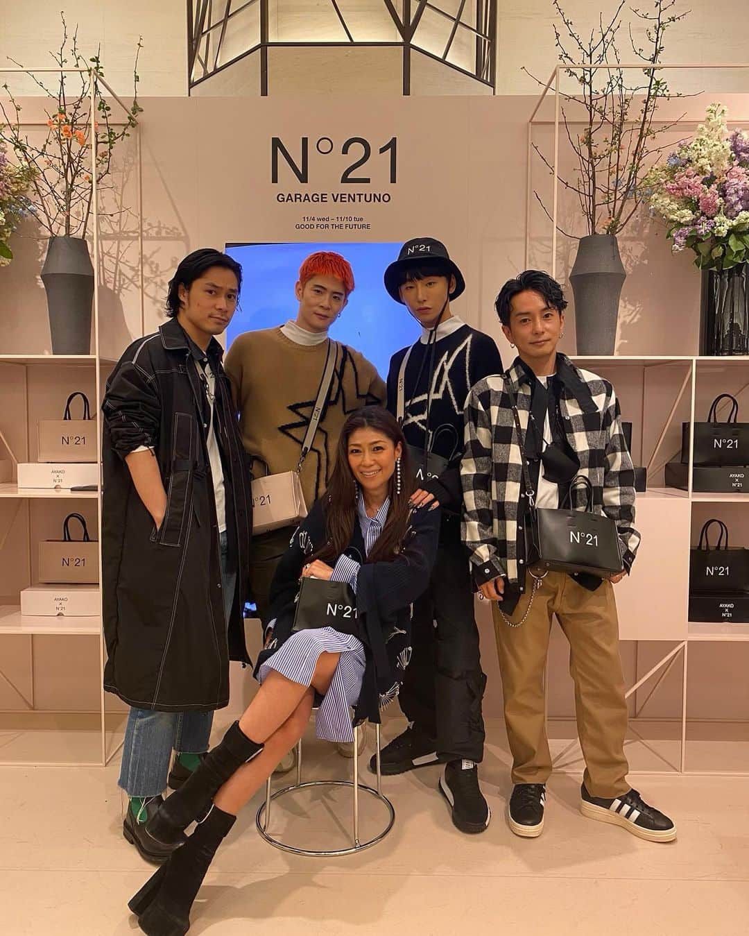 Noah（ノア）のインスタグラム：「@yuyanara @go_akimoto くんと楽しい大阪, @numeroventuno の Pop up storeへ♥️  ありがとうございました @tanakataki ❣️  #TaikiNoah#GarageVentuno #AyakoxN21#HANKYUMODE」