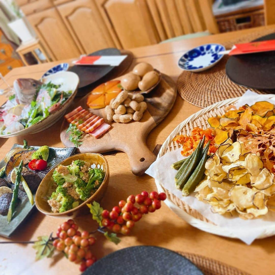 ニコラのインスタグラム：「🍂秋の味覚を作りました🌈  #料理 #料理写真 #料理勉強中 #料理部 #料理部 #料理記録 #料理好き #おうちごはん #クッキング #クッキングラム #instacooking #cooking #cookingram #cookingtime #food #cookingathome #foodstagram #foodasia #yummy #yum #autumn #autumnfood #秋の味覚 #秋 #ですな」