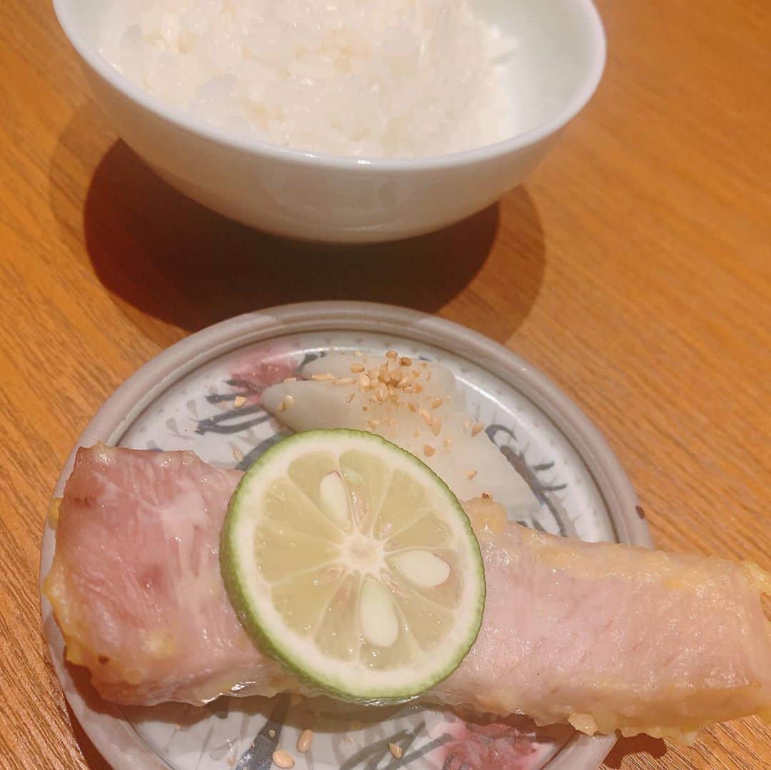 SPARAさんのインスタグラム写真 - (SPARAInstagram)「先月のくずし之助ディナー 焼栗豆腐みたらし餡 さつま芋といくらの飯蒸し 静岡牛ザブトンのカツレツ お造り 新銀杏と大黒しめじの茶碗蒸し 秋鮭の味噌グラタン 土瓶蒸し 新米と西京焼き シフォンケーキのデザートもいただきました♡♡♡ どれも絶品だけど最初の焼栗豆腐が美味しかった♡  @kuzushinosuke  #くずし之助  #浜松ディナー #亜子ログ」11月10日 21時31分 - spara_aco