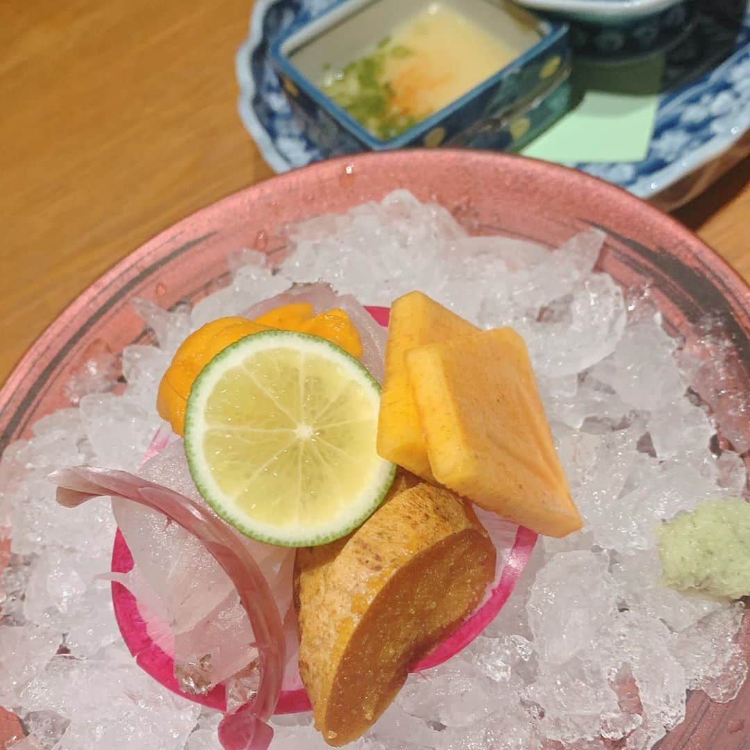 SPARAさんのインスタグラム写真 - (SPARAInstagram)「先月のくずし之助ディナー 焼栗豆腐みたらし餡 さつま芋といくらの飯蒸し 静岡牛ザブトンのカツレツ お造り 新銀杏と大黒しめじの茶碗蒸し 秋鮭の味噌グラタン 土瓶蒸し 新米と西京焼き シフォンケーキのデザートもいただきました♡♡♡ どれも絶品だけど最初の焼栗豆腐が美味しかった♡  @kuzushinosuke  #くずし之助  #浜松ディナー #亜子ログ」11月10日 21時31分 - spara_aco