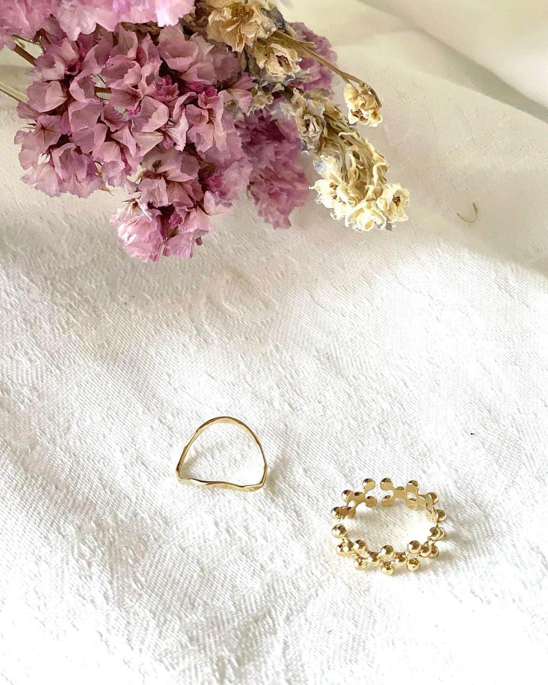 三佐和あやのインスタグラム：「💍💎💍✨✨﻿ ﻿﻿ WEBショップにて使用可能な﻿ coupon があるので よかったら﻿ 見に行ってみて♪﻿ ﻿ special coupon﻿  misawa10 → 記入で 10%off✨﻿になるよ✨ ﻿ 2020/11/22 まで有効です♪﻿ ﻿ ﻿ #お洒落 #ootd #fashion #今日のコーデ #イヤリング #アクセサリー #ピアス」