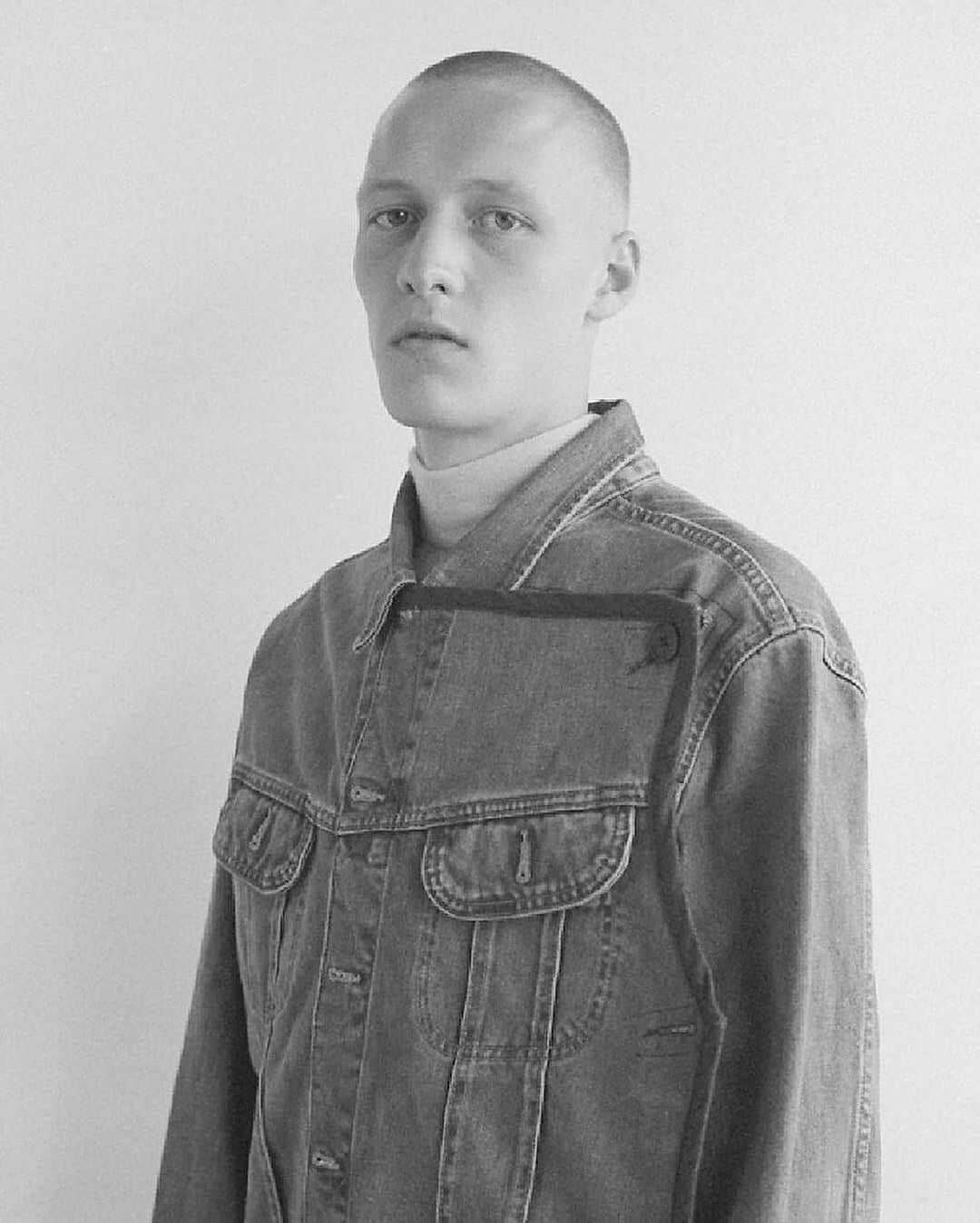 のインスタグラム：「LVTZ DENIM 🔥 #lutzhuelle #denim #unisex #lutzdenim #lutzclassics #lutzsignatures #lutz_signatures styled by @jerome.andre」
