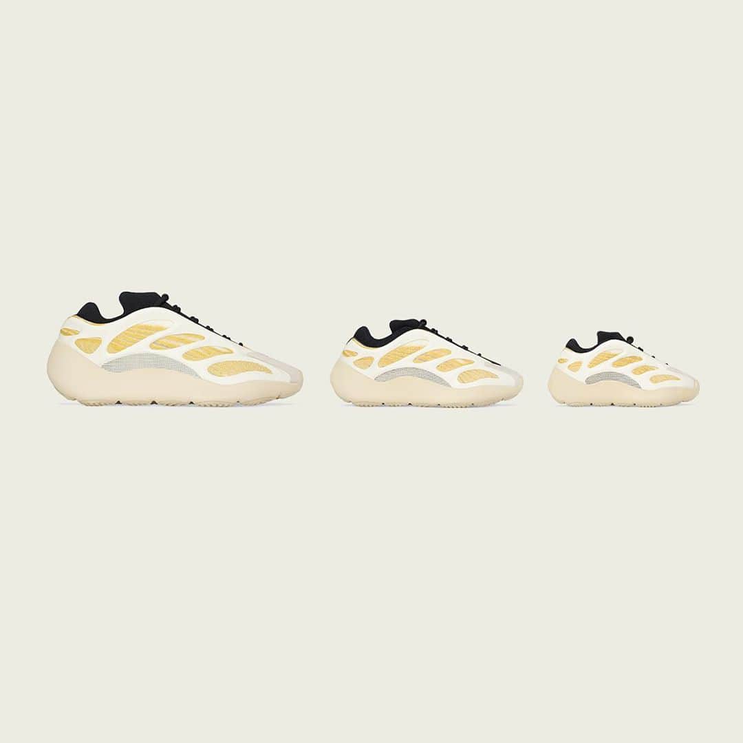 adidas Originalsのインスタグラム：「YEEZY 700 V3 SAFFLOWER. AVAILABLE GLOBALLY NOVEMBER 14 AND IN NORTH AMERICA JANUARY 16 AT ADIDAS.COM/YEEZY, ON CONFIRMED IN THE UNITED STATES AND ON THE ADIDAS APP IN SELECT COUNTRIES.」
