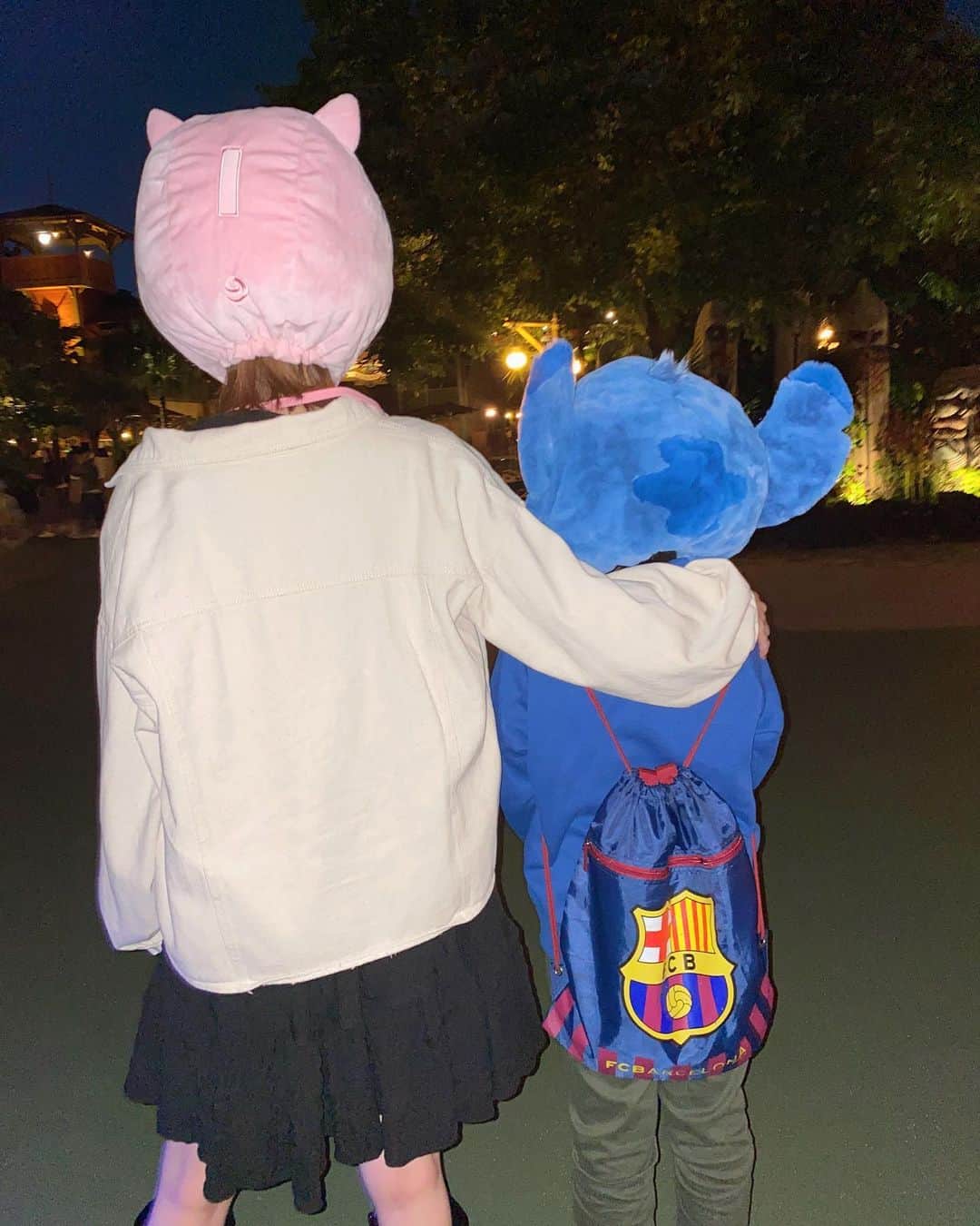 小濱庸子さんのインスタグラム写真 - (小濱庸子Instagram)「最近あげたい写真がありすぎて、、 やーっと行けた♡ 念願のディズニーは、 豚になりました🐽（ハム♡） 甥っ子たんはスティッチ♡ 何がいいって、、、 あったかいんだからぁ〜♪ 無念だったのは、美女と野獣のアトラクションの抽選が外れたこと、、、😇 『この日のコーデ』 ワンピース👗→zara ジャケット→fifth ブーツ👢→clena #ディズニー #disneyland #ハム #トイストーリー #disney #ハピネス #fashion #ファッション #ファッションコーデ #コーデ #ディズニーコーデ #163cm #コーディネート #夢の国 #zara #ロングブーツ #ワンピース #ワンピースコーデ #甥っ子 #甥っ子love」11月10日 22時04分 - hamachan1020