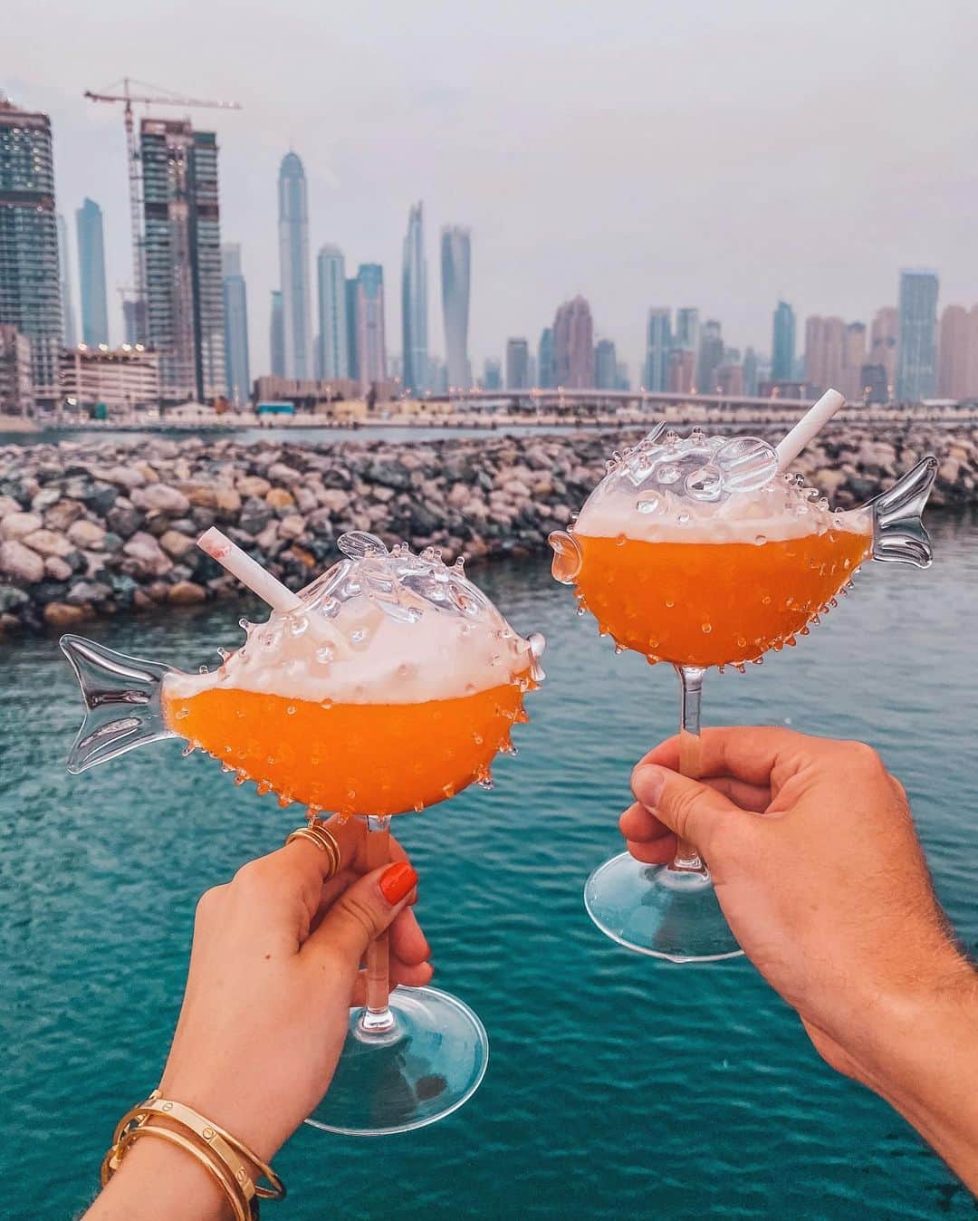 バーボラ・コディトヴァのインスタグラム：「We’ve officially found the cutest drinks 🐡 @oothepalm #OOThePalm」