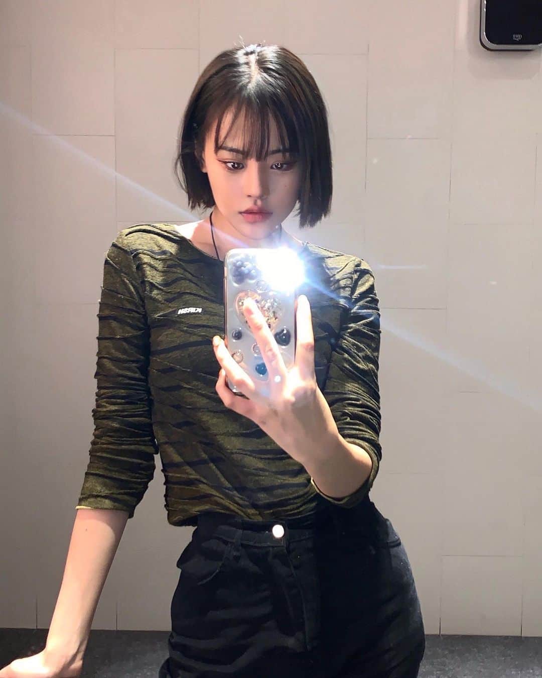 ビヤのインスタグラム：「ㅋ..ㅋ」